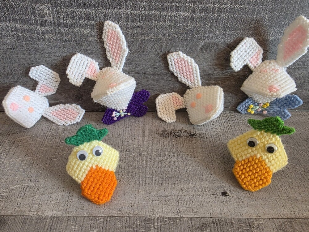 6 Easter Bunny Rabbit Squeezums 1980s Handmade Plastic Canvas Yarnimals b297